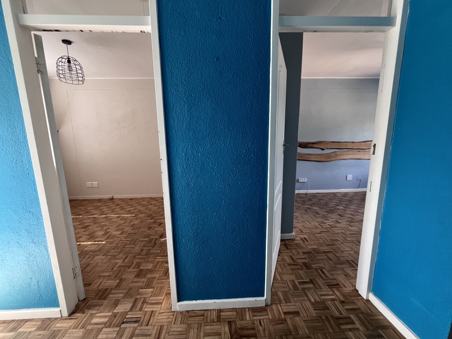 2 Bedroom Property for Sale in Claremont Village Western Cape